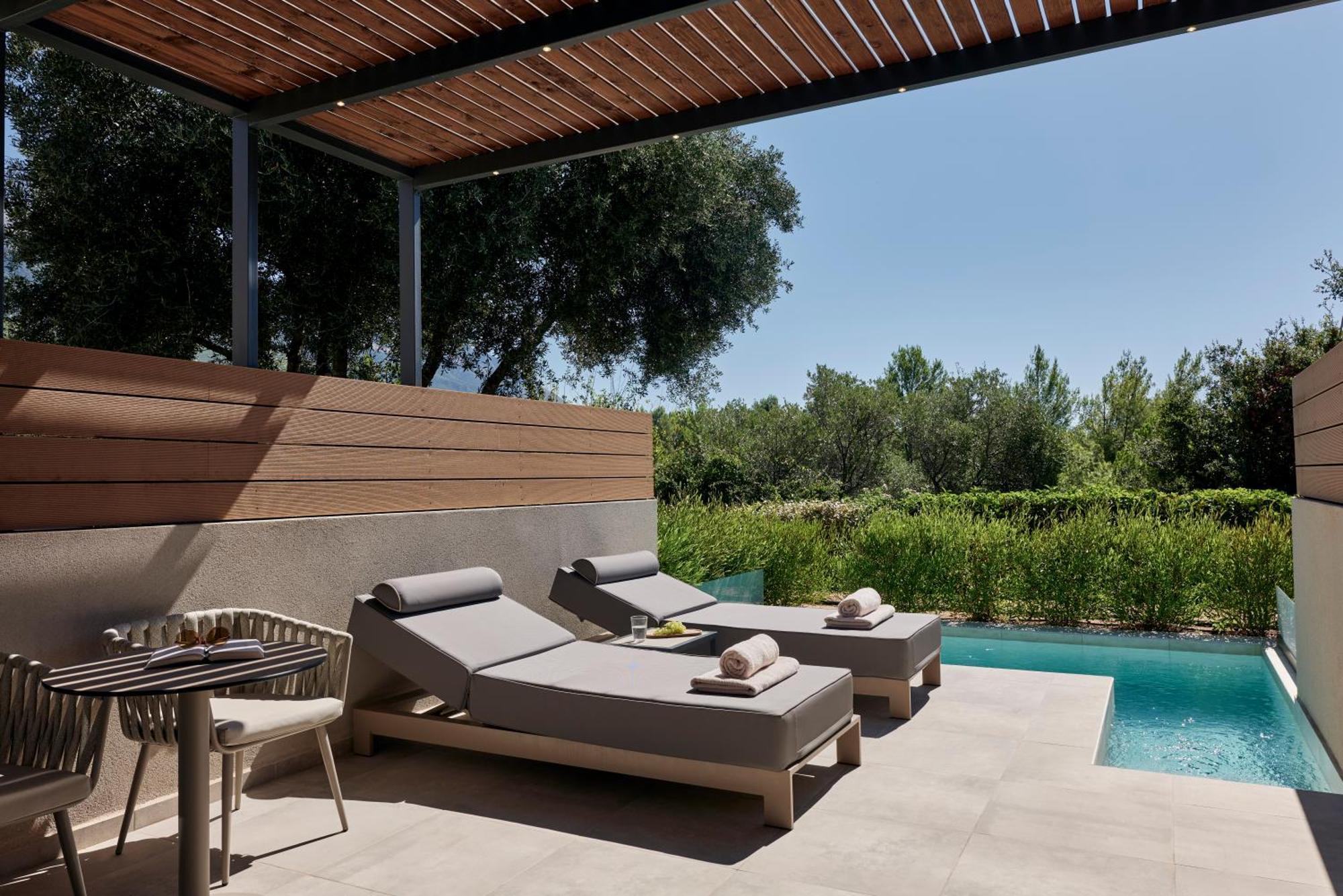 Celestial All Suites Afrato Quarto foto