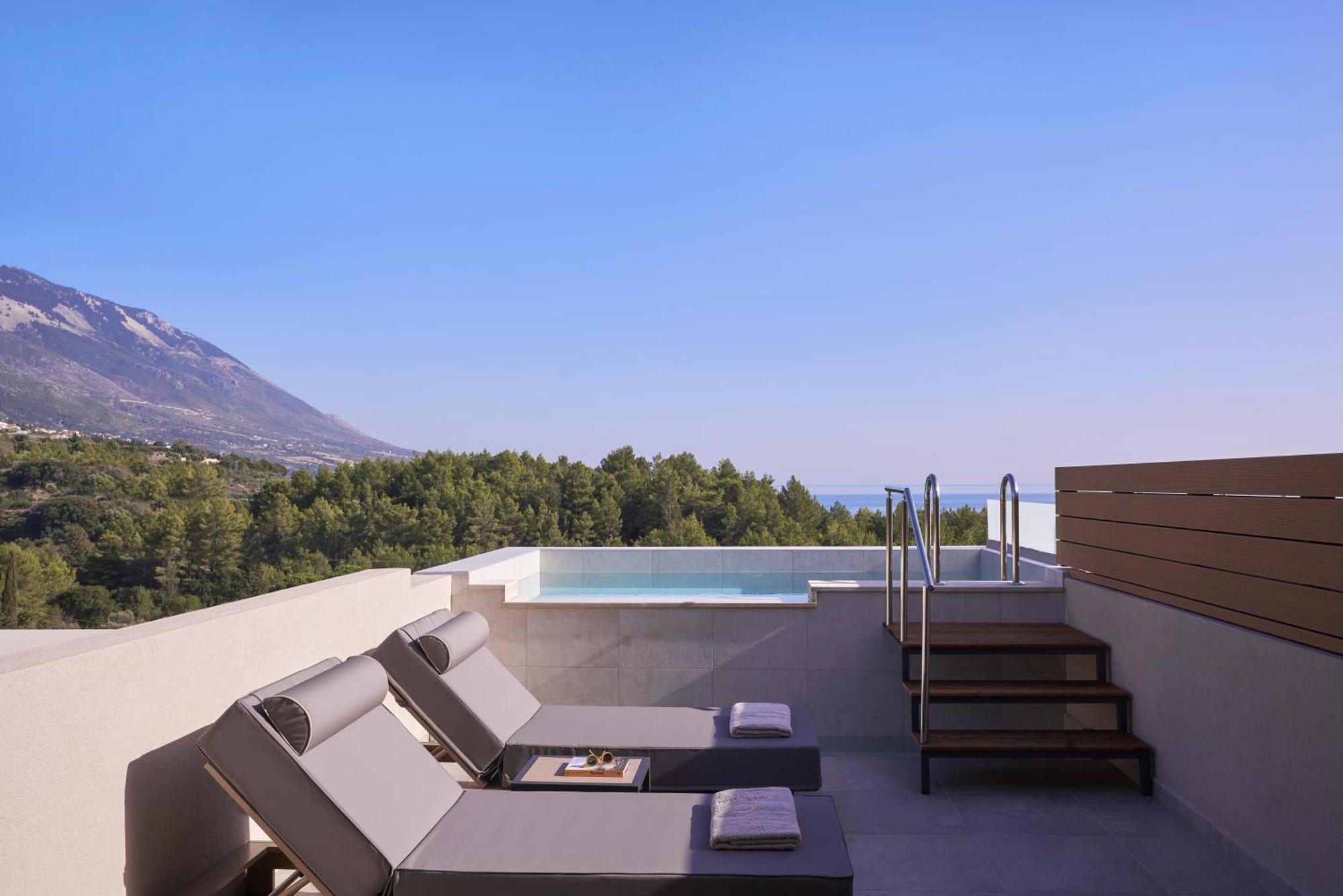 Celestial All Suites Afrato Quarto foto